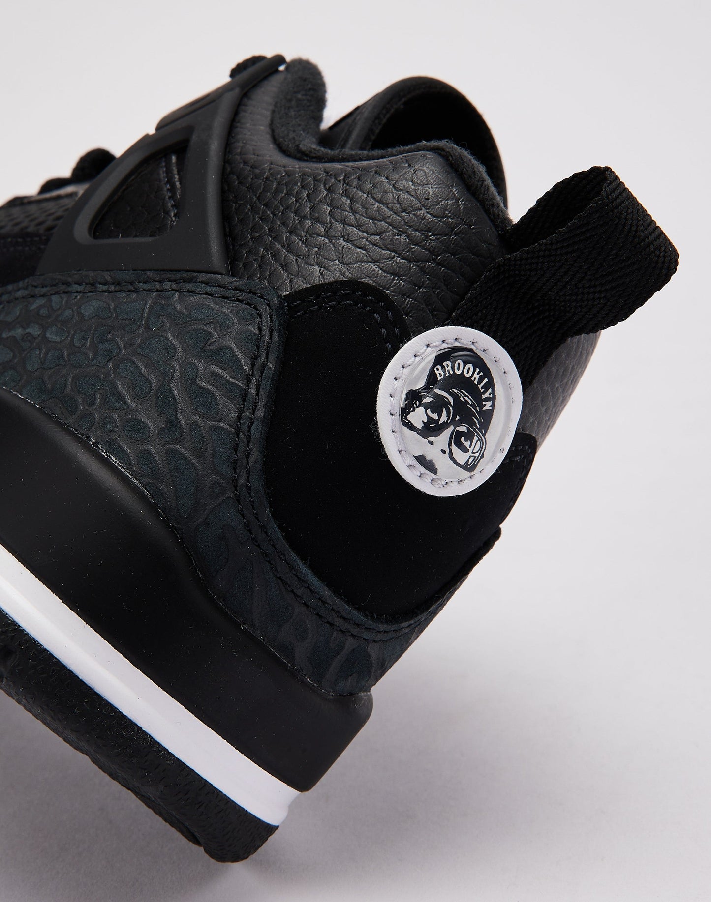 Jordan Spizike Low Grade-School