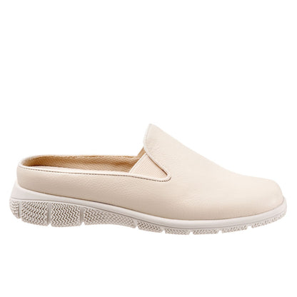 Trotters Uma T2238-126 Womens Beige Wide Leather Slip On Mule Flats Shoes