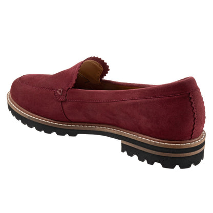 Trotters Fayth T2359-647 Womens Red Suede Slip On Loafer Flats Shoes