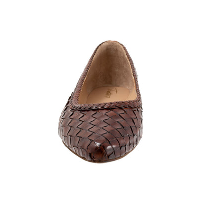 Trotters Emmie T2371-206 Womens Brown Leather Slip On Loafer Flats Shoes