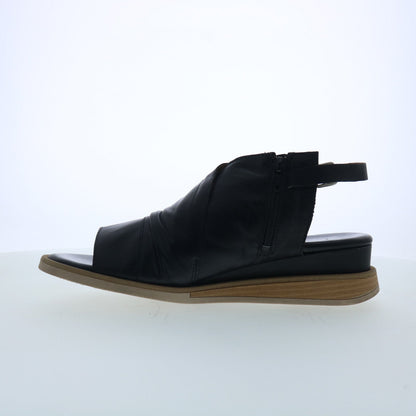 Miz Mooz Conor Womens Black Leather Hook & Loop Slingback Sandals Shoes