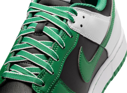 Nike Dunk Low Retro in Black / Clover