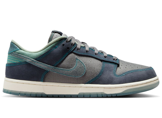 Nike Dunk Low Retro SE