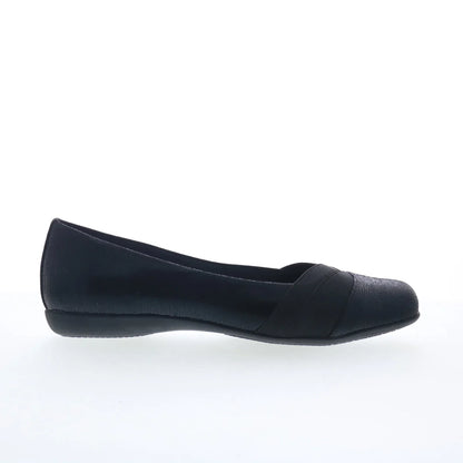 Trotters Stella T2374-014 Womens Black Synthetic Slip On Ballet Flats Shoes