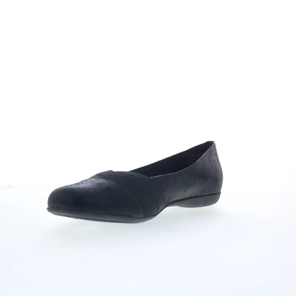 Trotters Stella T2374-014 Womens Black Synthetic Slip On Ballet Flats Shoes